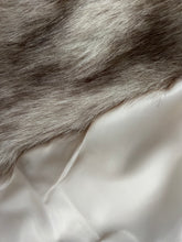 Afbeelding in Gallery-weergave laden, JUNE Luxury Coat - offwhite/grey
